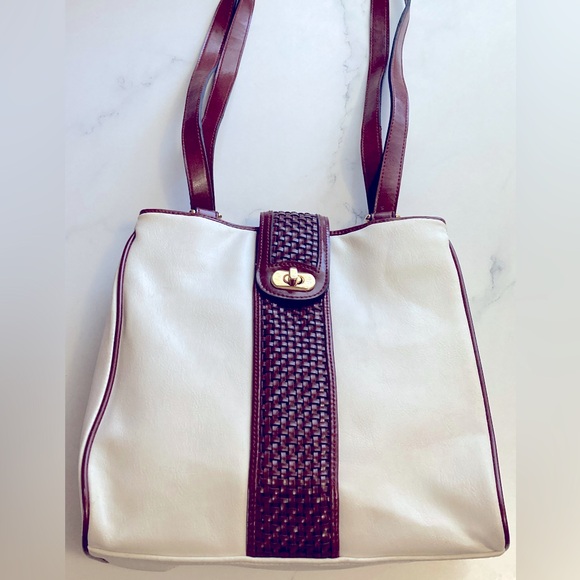 Vintage Cream Leather Brown Weave Strap Detail Gold Accent Closure Purse! - Picture 2 of 9